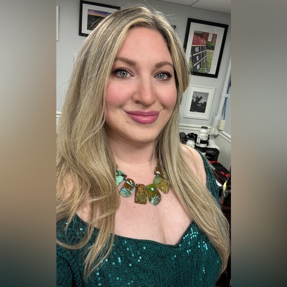 ✌️❤️🏳️🌈🧜🏽♀️✍️ - Picture 1 of 4